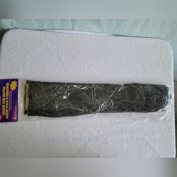 Gold and black long lace spiderweb gloves - Picture 1 of 6